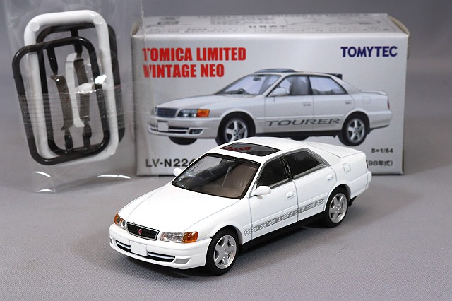 TOMICA トミカリミテッドヴィンテージネオ 1/64 トヨタ