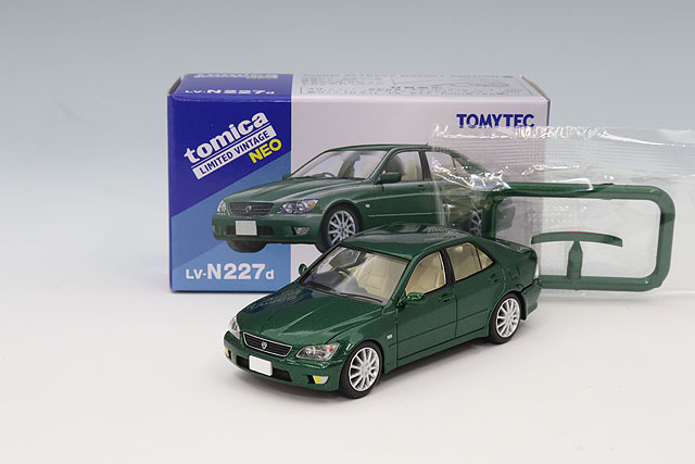 トミカリミテッドヴィンテージ NEO 1/64 トヨタ アルテッツァ