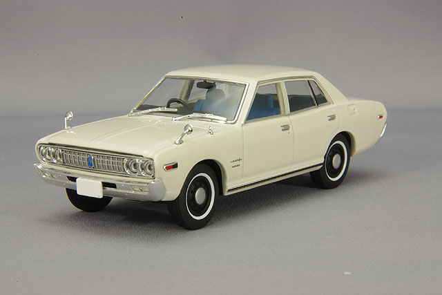 トミカリミテッドヴィンテージneo43 1 43 セドリック 230型 スタンダード 白