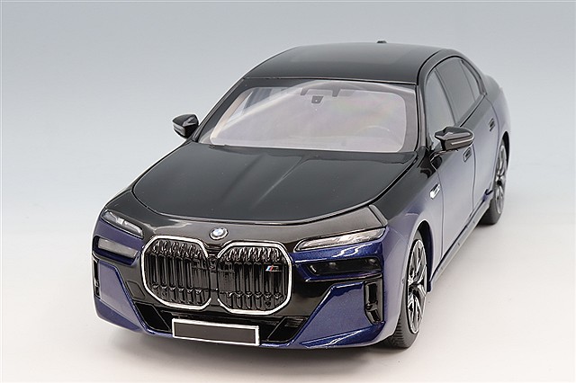 ミニチャンプス 1/18 BMW M4 2024 ブラックメタリック