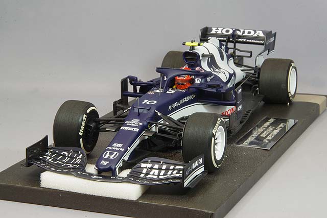 MC117210710.jpg