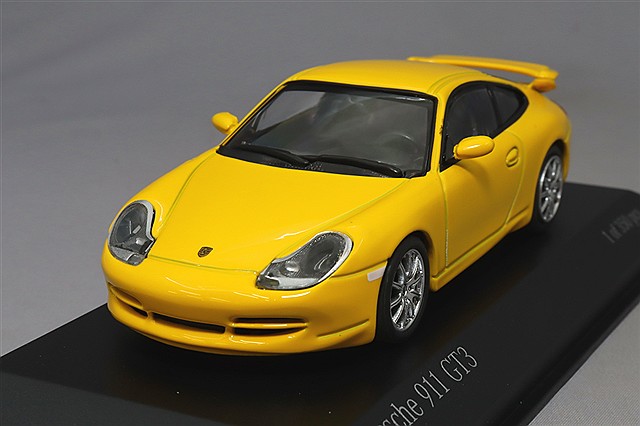ミニチャンプス 1/18 ポルシェ 911 GT3 RS (991.2) 2019