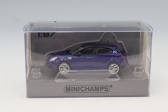 ミニチャンプス 1/18 ボルボ 240 GLブレーク1986 ブルーメタリック ミニチャンプス 1/18 ボルボ 240 GL ブレーク 1986 ブルーメタリック