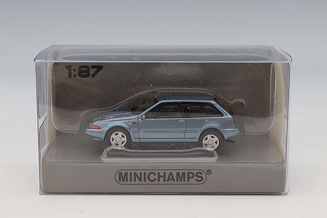 ミニチャンプス 1/18 ボルボ 240 GL 1986 シルバー
