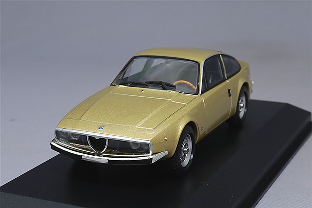 マキシチャンプス 1/43 アルファロメオ アルフェッタ GTV 1976