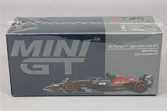 E-m-Y 様 1/18ミニチャンプス アルファロメオC43 V.ボッタス ミニチャンプス 1/18 アルファロメオ F1チーム ステーク C43