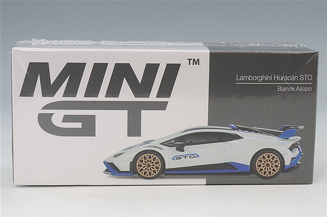 TSM ミニGT 1/64 ランボルギーニ ウラカン STO ネロノクティス (右