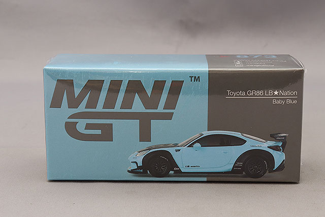 TSM ミニGT 1/64 トヨタ GR86 LB-Nation ホワイト 左ハンドル