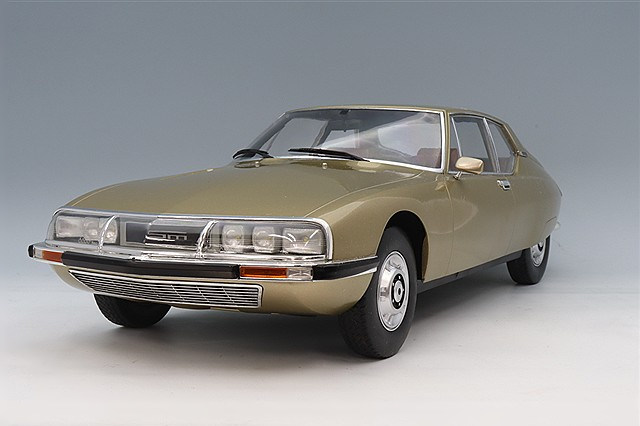 シトロエンDS19 ディスプレイモデル1/12サイズ、かなり大きいused シトロエンDS19 ディスプレイモデル1/12サイズ、かなり大きいused