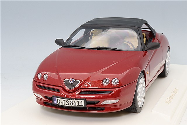 CMC 1/18 マセラティ ティーポバードケージ61 エンジンケース付