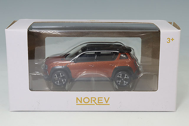 ノレブ 1/43 ルノー 4 E-Tech Electric 2025 テラアーバングレー