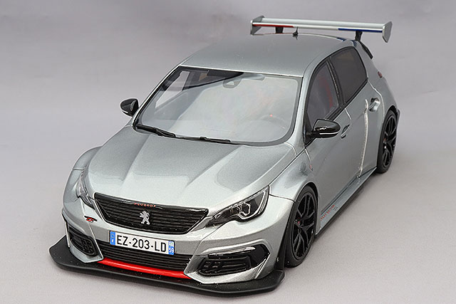 オットーモービル 1/18 ルノー メガーヌ RS パフォーマンス キット オットーモービル 1/18 ルノー メガーヌ RS パフォーマンス
