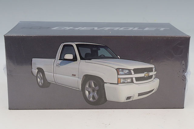 ノレブ 1/43 トライアンフ TR6 1970 イングリッシュグリーン