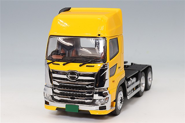 日野　HINO 700 ZS (6×4)の1/43スケール 日野 HINO 700 ZS (6×4)の1/43スケール 日野 HINO 700 ZS (6