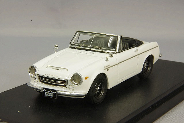 イグニッションモデル　DATSUN Fairlady 2000 ホワイト1/18 イグニッションモデル】 1/18 ダットサン フェアレディ 2000
