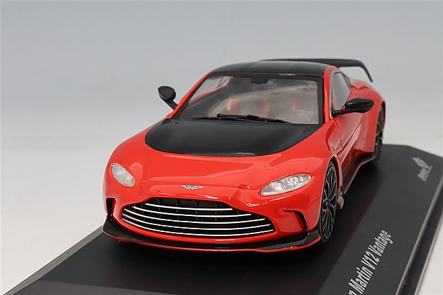 TOP SPEED 1/18 アストンマーティン V12 ヴァンテージ コスモポリタン