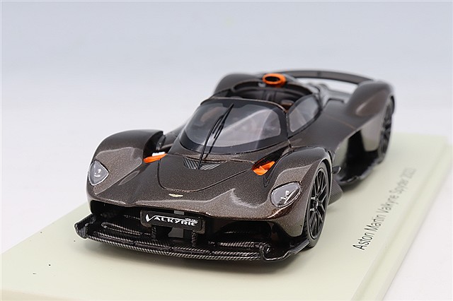 ノレブ 1/18 ジャガー XJ-S 5.3 H.E. クーペ 1982 メタリックグリーン