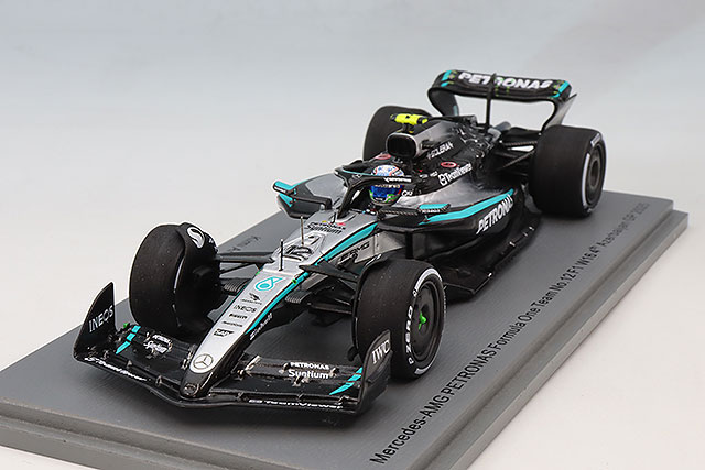 【新品未使用】メルセデス AMG F1 チーム トランスポーター&マシン スパーク 1/43 メルセデスベンツ トラック 2023 メルセデス F1チーム