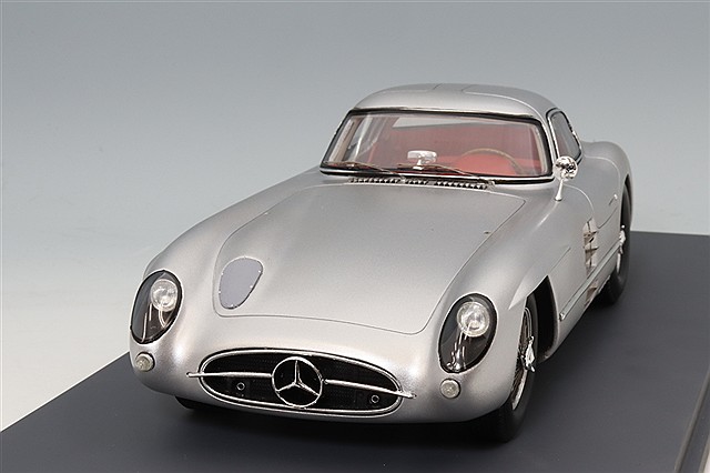 CMC 1/18 メルセデスベンツ 300SLR クーペ ガルウィング 1955 シルバー