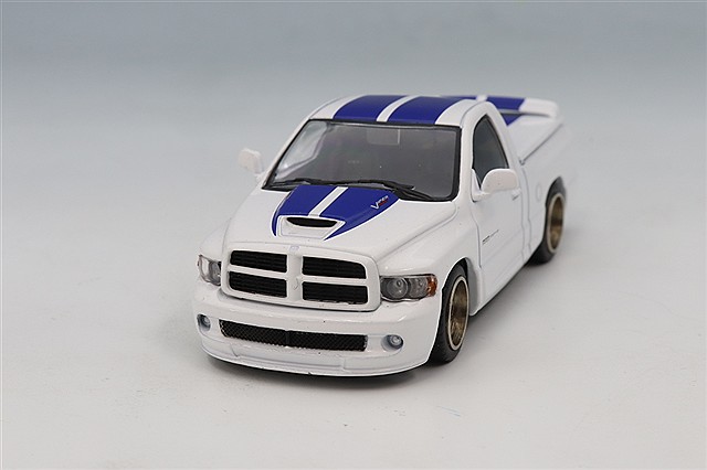 SHOOM64 MODEL 1/64 ダッジ ラム SRT-10 ブラック