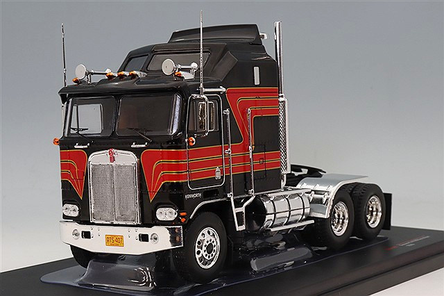 EXOTO 1/43 ポルシェ マルティニ レーシングトランスポーター 1976
