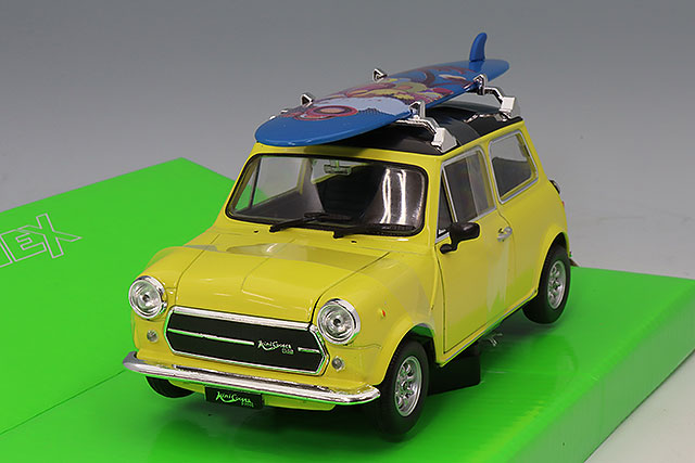 イグニッションモデル 1/18 ダットサン ブルーバード (510) ガン