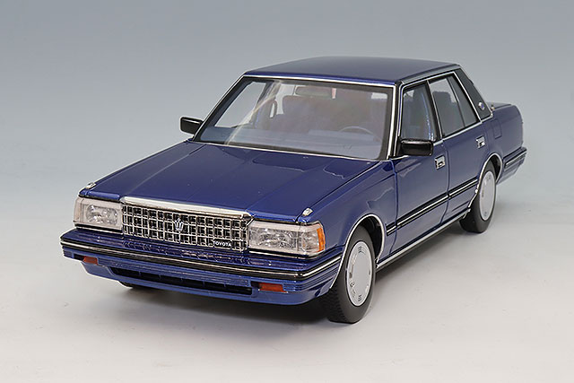 XiaoGuang MODEL 1/18 トヨタ クラウン MS122 ブラック (内装ベージュ)