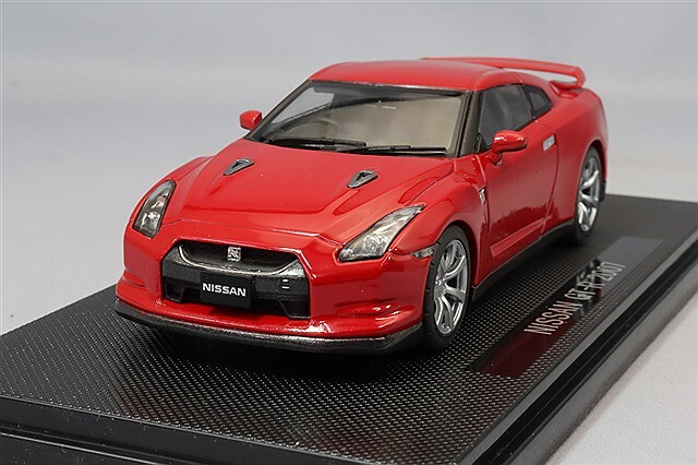 Nissan GT-R Nismo ミニカー 1/43 エブロ Amazon | エブロ 1/43 NISSAN GT-R (ガンメタ) 完成品