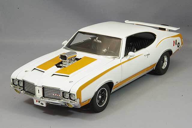 ACME 1/18 1972 オールズモビル 442 Hurst Drag Outlaw ホワイト