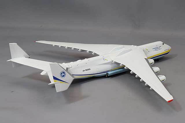 アントノフ航空　輸送機　完成品　ウクライナ ウクライナが誇る世界最大の航空機、再び飛べるか - 日本経済新聞