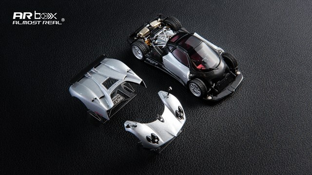 ALMOSTREAL 1/64 パガーニ ゾンダ F 2005 グリージョメルキュリオ