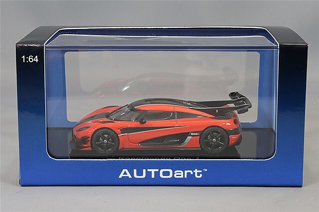 G様依頼品⑵⑧⑥① AUTOart 1/64 ケ－ニグセグ One：1 （メタリック・レッド／カーボン