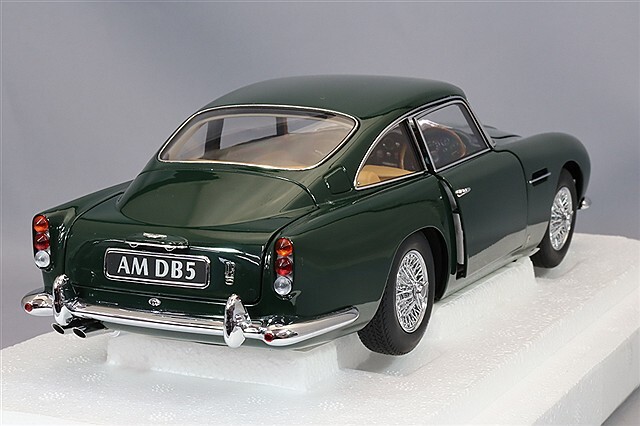 AUTOart 1/18 アストンマーチン DB5 （ライトブルー・パール