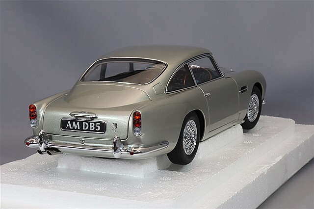 オートアート コンポジット 1/18 アストンマーティン DB5