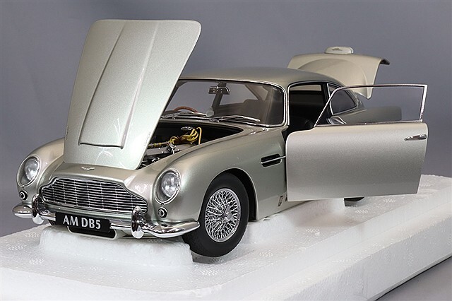 オートアート コンポジット 1/18 アストンマーティン DB5