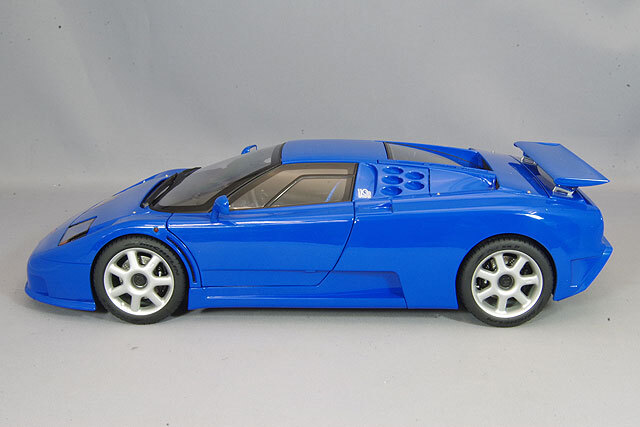オートアート コンポジット 1/18 ブガッティ EB110 SS フレンチブルー 