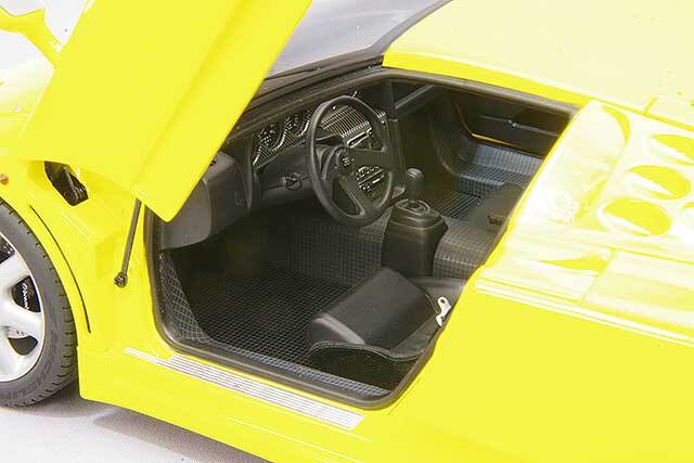 オートアート コンポジット 1/18 ブガッティ EB110 SS イエロー