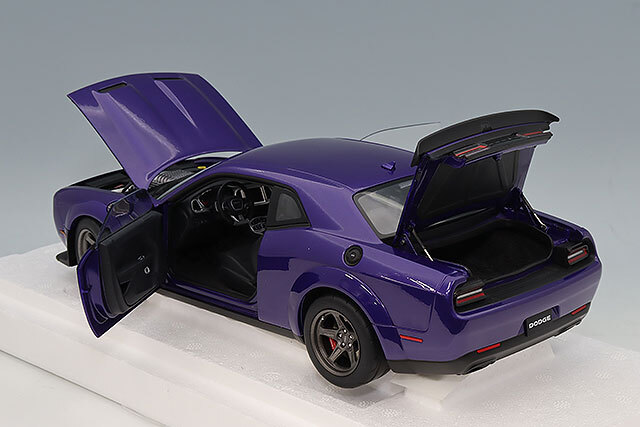 オートアート コンポジット 1/18 ダッジ チャレンジャー SRT スーパー