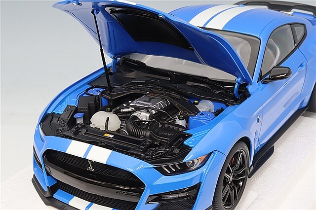 オートアート コンポジット 1/18 フォード マスタング シェルビー