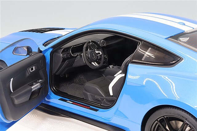 オートアート コンポジット 1/18 フォード マスタング シェルビー