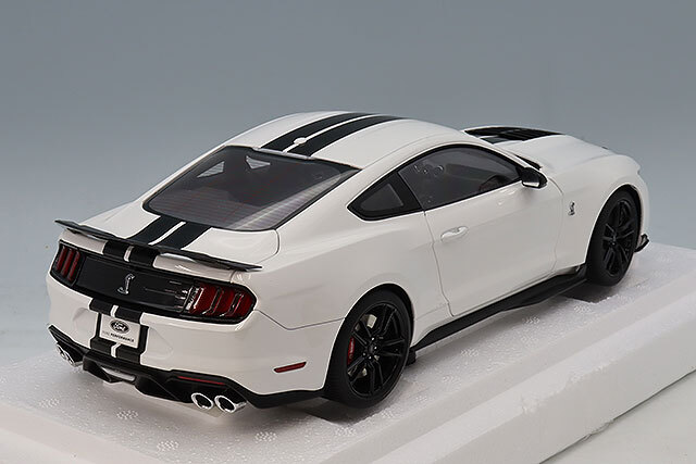 オートアート1/18アルファロメオ ・シェルビー・マスタング 2点セット オートアート1/18アルファロメオ ・シェルビー・マスタング 2点セット