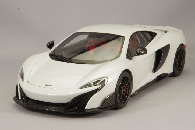 オートアート コンポジット 1/18 マクラーレン 675 LT メタリックホワイト
