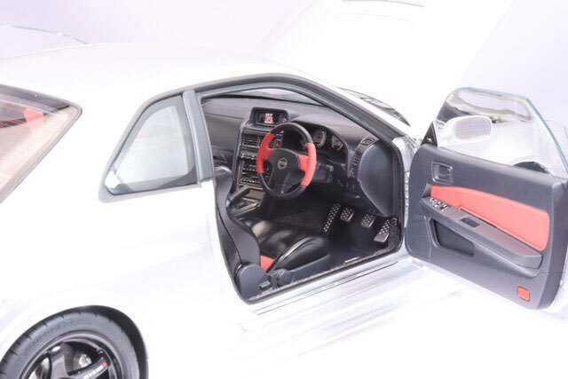 オートアート コンポジット 1/18 ニスモ R34 GT-R Z-tune シルバー 