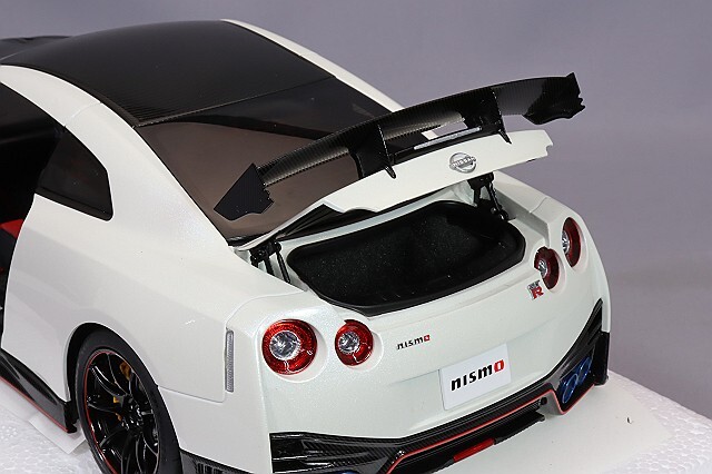 オートアート コンポジット 1/18 日産 GT-R (R35) ニスモ スペシャル  