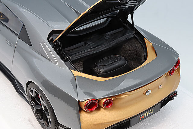 日産イタリアデザインGTR GTR50ミニカー 1/18 グレー/ゴールド 1/18 NISSAN GT-R50 by ITALDESIGN (グレー/ゴールド)[オート