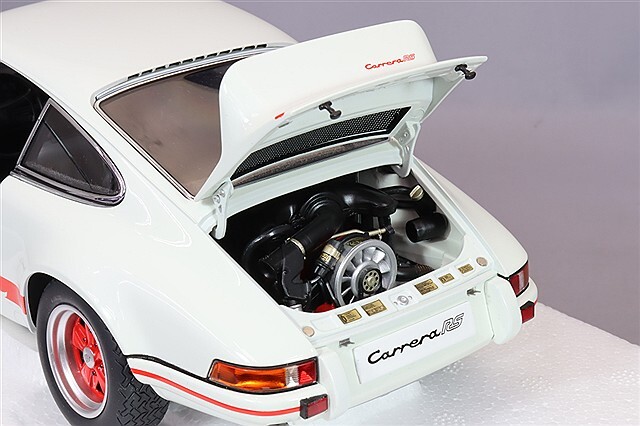 貴重　オートアート1／18 ポルシェ911希少なカラー 訳あり AUTOart 1/18 ポルシェ 911 カレラ 2.7 RS （グランプリホワイト