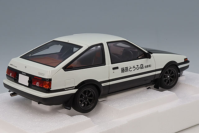 オートアート コンポジット 1/18 トヨタ スプリンター トレノ (AE86