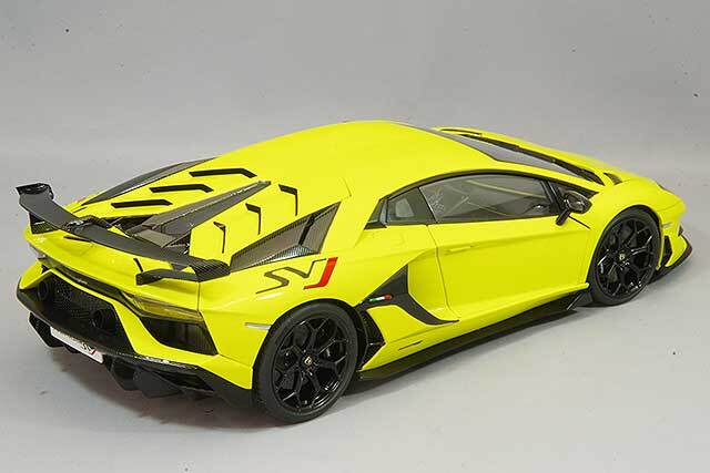 オートアート コンポジット 1/18 ランボルギーニ アヴェンタドール SVJ