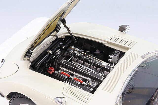 オートアート コンポジット 1/18 トヨタ 2000GT 1967 ホワイト