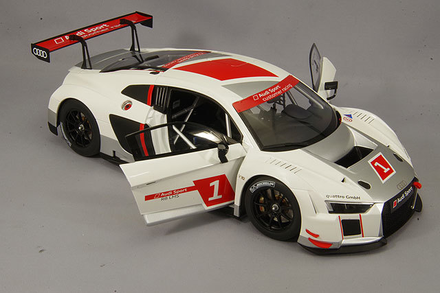 オートアート コンポジット 1/18 アウディ R8 LMS 2016  